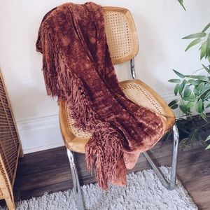 Crushed velvet blanket